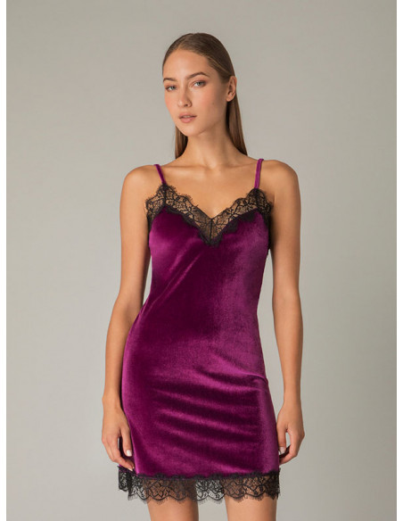 Velvet nightdress with lace hems - ART 3363